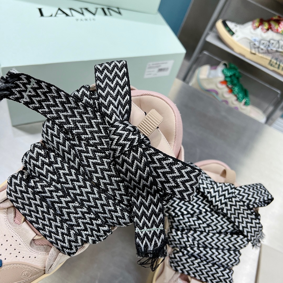 Lanvon Leather Curb 5