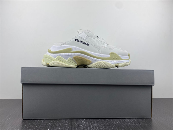 BALENCIAGA TRIPLE S 755686 W3SM2 9097