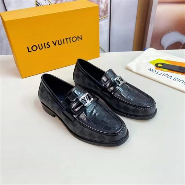Lv Loafer 048