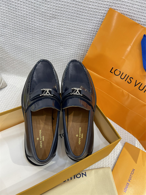 Lv Loafer 050