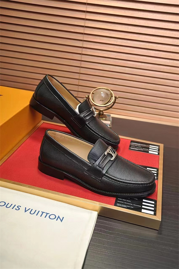 Lv Loafer 059