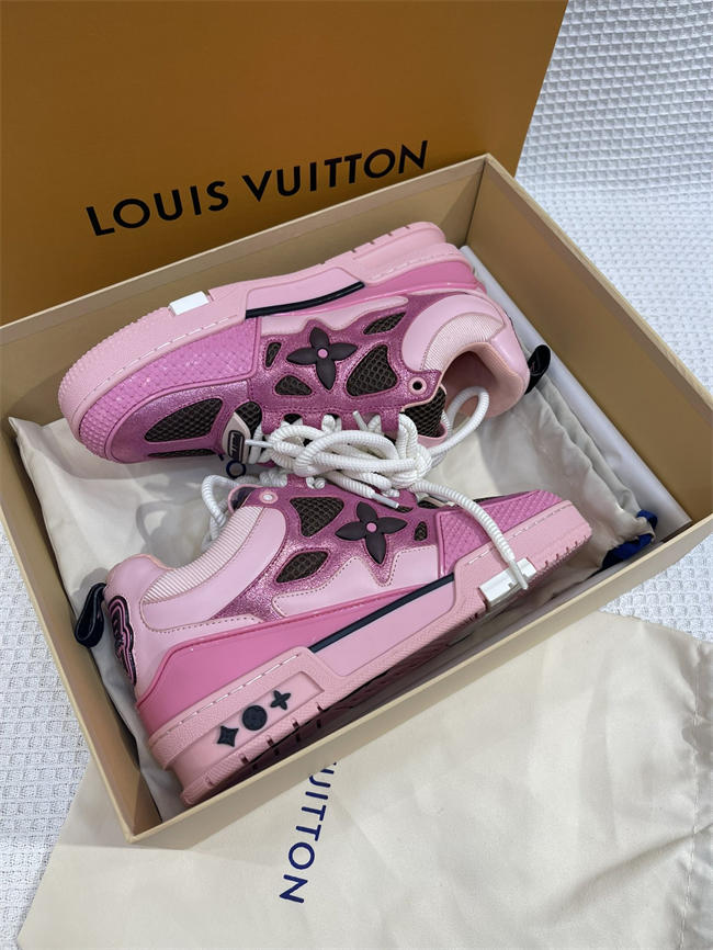 Lv Trainer Sneaker 54