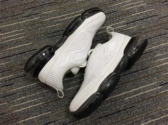 Prada Sneaker 37