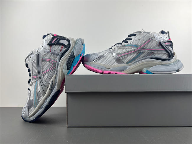 7.5Balenciaga 772774-W3RNY-0322