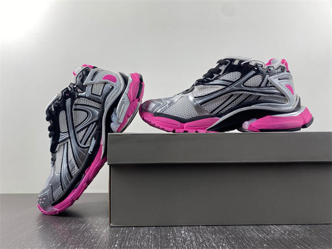 7.5 Balenciaga 772774-W3RBW-9155