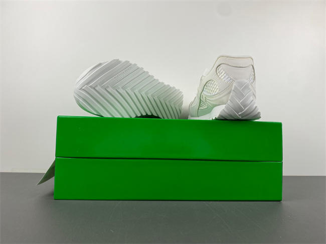 Bottega Veneta Orbit Surf 741357 V2X40 9013