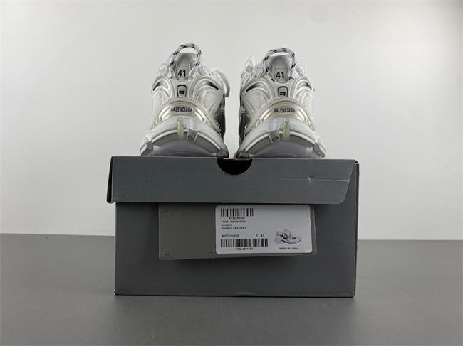 7.5Balenciaga  772774 WRUNG 9010