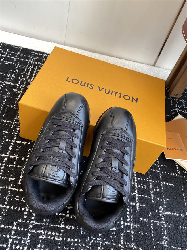 Lv Sneaker